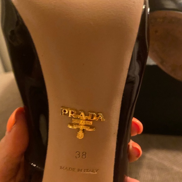 Prada Patent Leather High Heels with Platform 38/8 - Picture 6 of 8